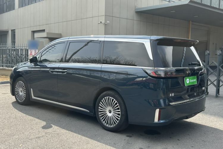 Used VOYAH Dream 2025 PHEV Four-Wheel Drive Prestige Kunpeng Edition
