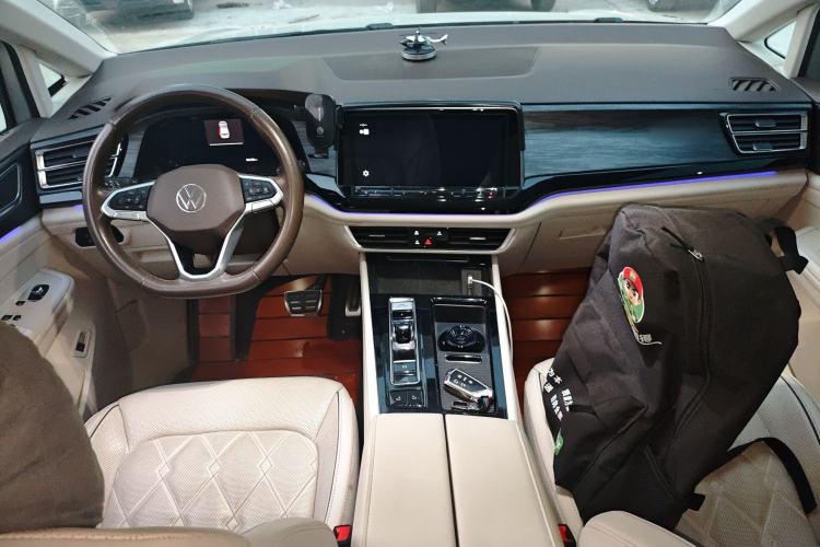 Used Volkswagen Viloran 2022 380TSI Prestige Edition Center Console