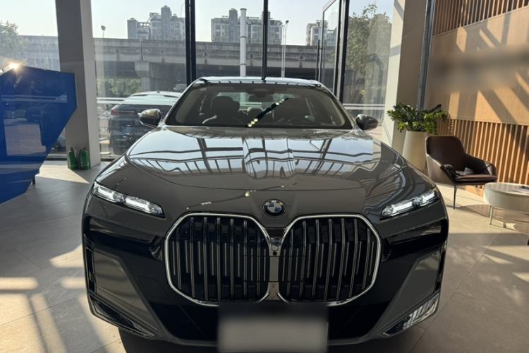 Used BMW 7 Series 2023 740Li Leading Model M Sport Package