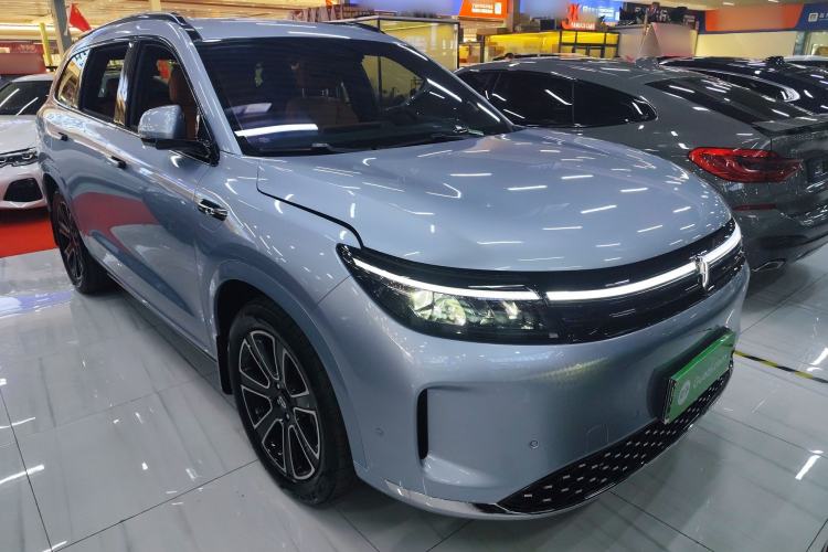 Used Hima AITO M7 2024 1.5T Four-Wheel Drive Plus Version 5 Seats Front Right 45 Deg