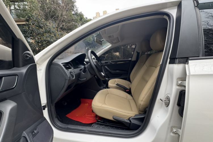 Used Skoda Rapid 2018 1.6L Manual Standard Edition Interior 1