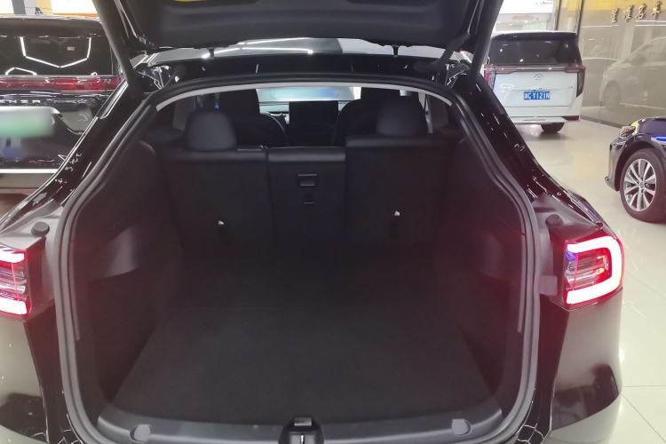 Used Tesla Model Y 2023 Rear-Wheel-Drive Version Trunk
