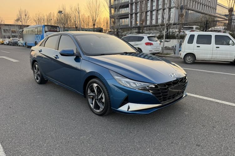 Used Hyundai Elantra 2021 1.5L CVT LUX Prestige Edition
