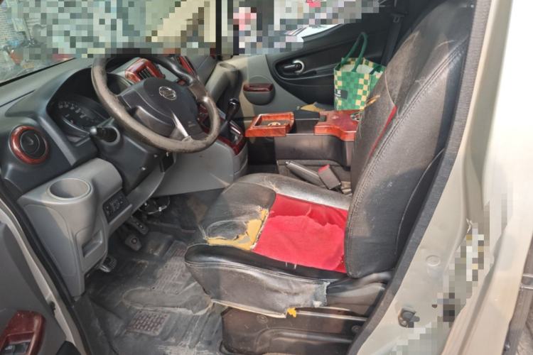 Used Nissan NV200 2012 1.6L 232 Seats Luxury Version Left Front Seat