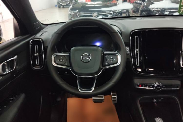 Used Volvo XC40 New Energy 2022 Four-Wheel Drive High-Performance Version Steering Wheel