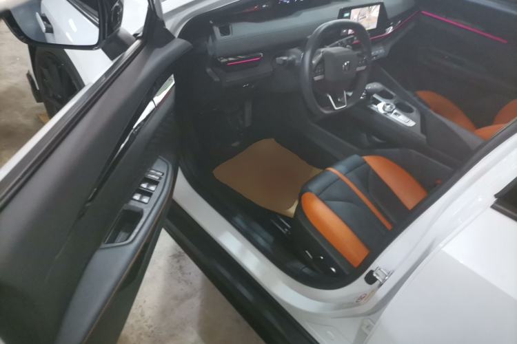 Used CHANGAN UNI-V 2024 1.5T Prestige Sport Edition
