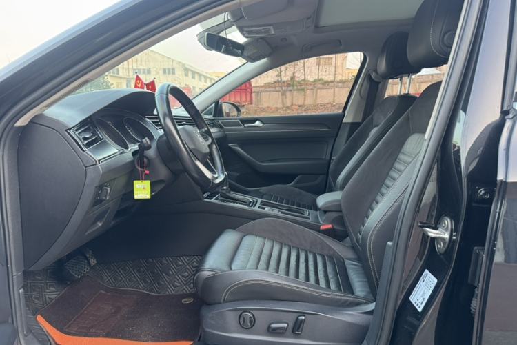 Used Volkswagen Magotan 2020 330TSI DSG Leading Model
