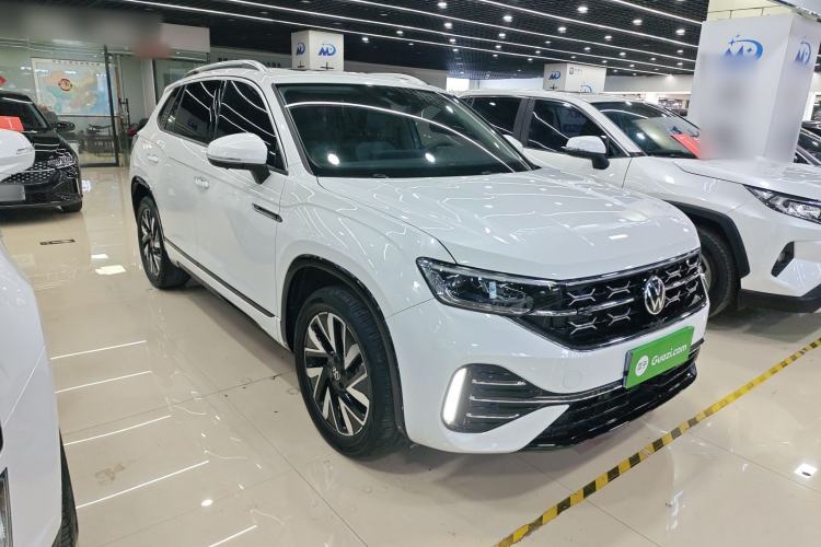 Used Volkswagen Tayron 2023 330TSI Two-Wheel-Drive R-Line High-Energy Version Front Right 45 Deg