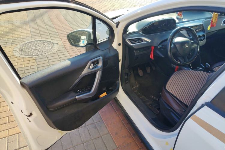 Used Peugeot 2008 2014 1.6L Manual Trend Edition