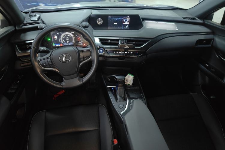 Used Lexus UX 2020 260h Explore-Cool Edition
