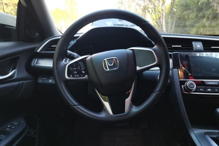 Used Honda Civic 2016 220TURBO CVT Luxury Edition
