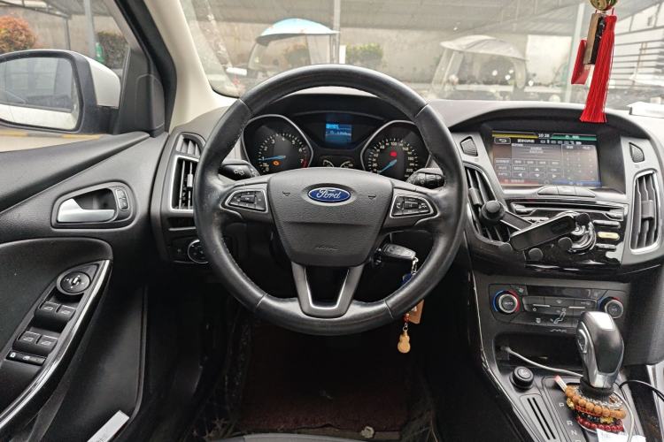 Used Ford Focus 2015 Hatchback 1.6L Automatic Fashion Edition
