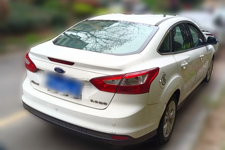 Used Ford Focus 2012 Sedan 1.6L Manual Fashion Edition
