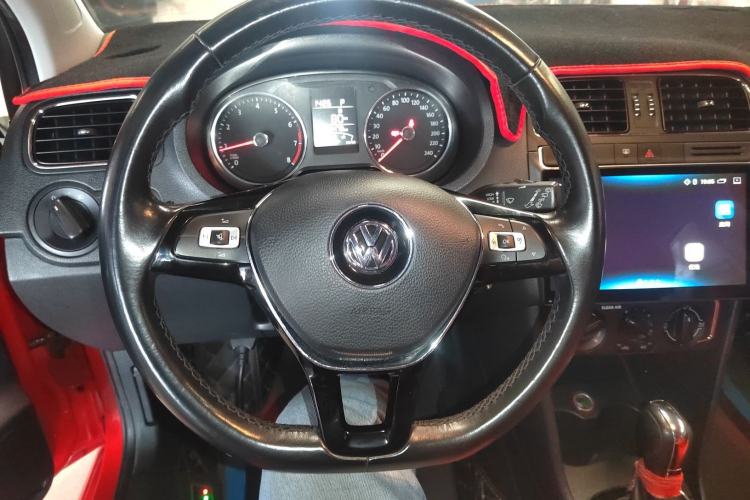 Used Volkswagen Polo 2016 1.6L Automatic Comfort Model Steering Wheel