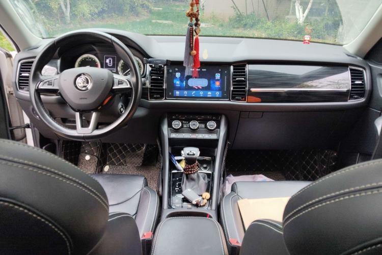 Used Skoda Kodiaq 2018 Facelifted TSI330 5-Seater Two-Wheel-Drive Luxury Enjoyment Edition Center Console