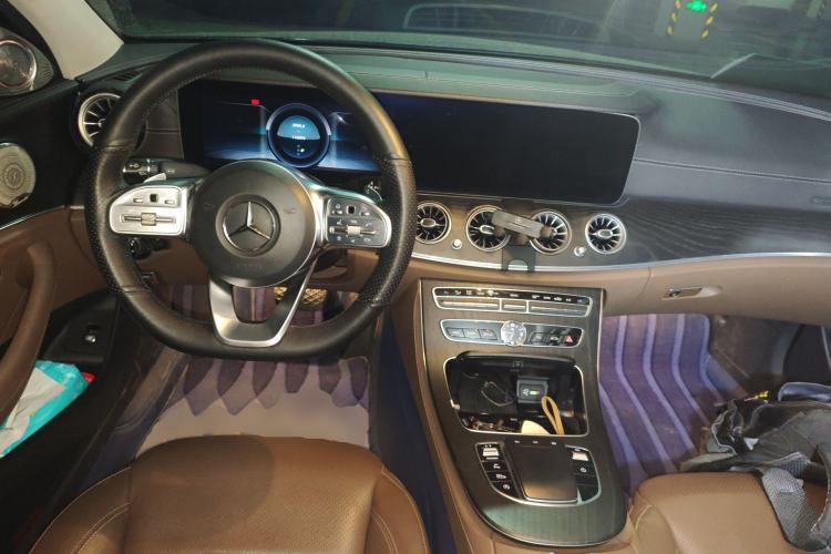 Used Mercedes-Benz E-Class 2019 Restyled E 300 L Sporty and Stylish Edition Center Console