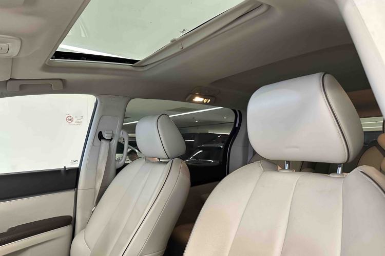 Used Buick GL8 2021 Land Cruiser Executive Class 652T Luxury Model Interior 3