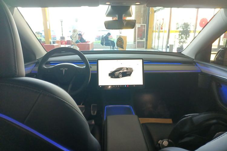 Used Tesla Model Y 2023 Rear-Wheel-Drive Version Center Console