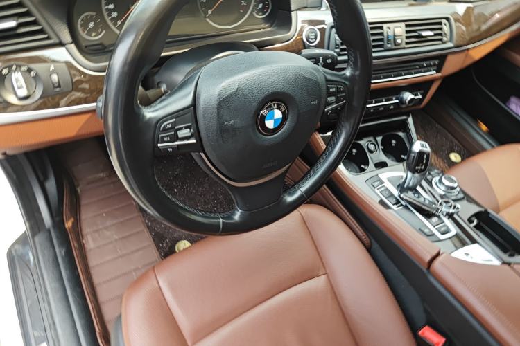 Used BMW 5 Series 2017 525Li Leading Model Steering Wheel