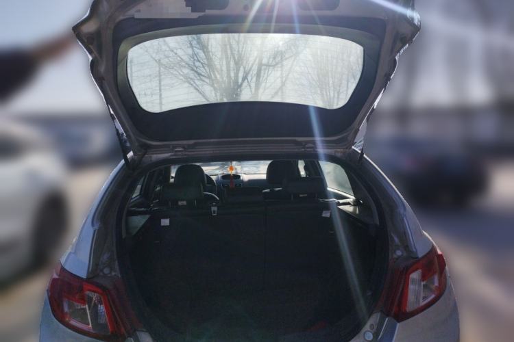 Used Geely Auto Classic Emgrand 2013 Hatchback 1.5L Manual Entry-Level Model
