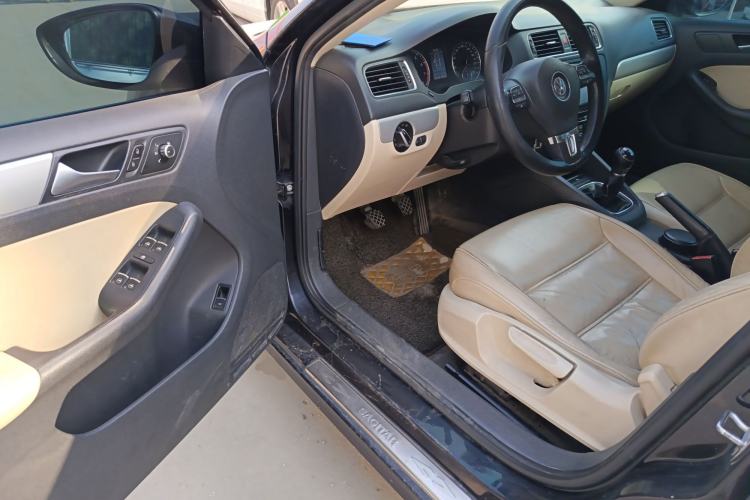 Used Volkswagen Sagitar 2012 1.4TSI Manual Luxury Model