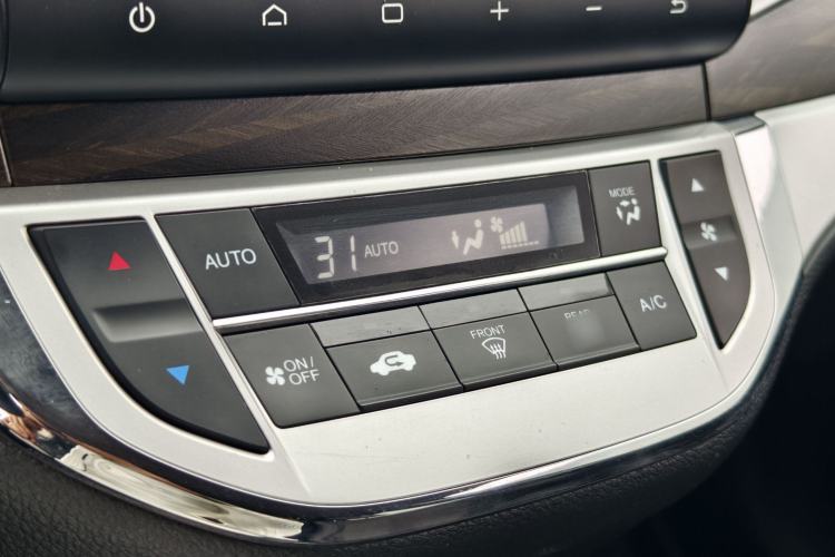 Used Honda Jade 2017 1.8L automatic Comfort version 5 seats