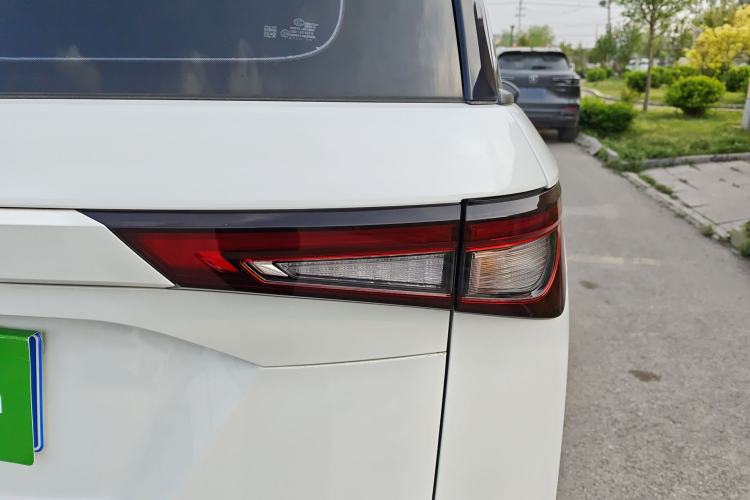 Used Wuling Jiachen 2022 1.5L Manual Enjoyment Elite Model
