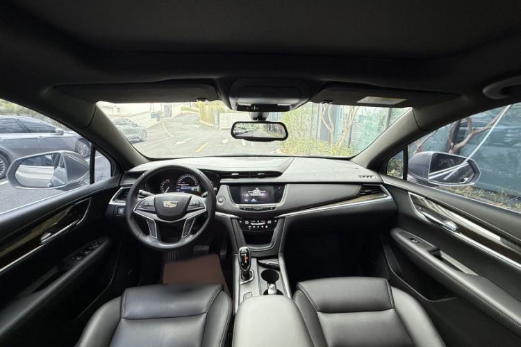 Used Cadillac XT5 2018 28E Four-Wheel Drive Tech Version
