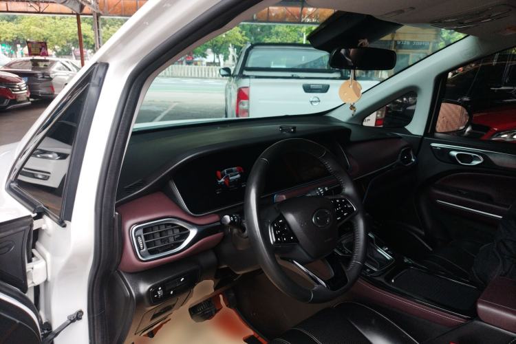 Used GAC Trumpchi M6 2023 PRO 270T DCT Luxury Edition Center Console