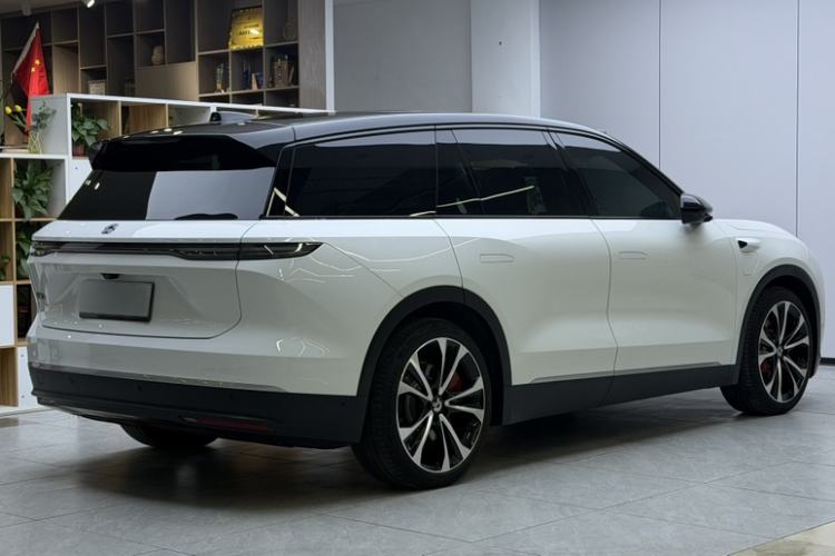 Used Nio ES8 2023 100kWh Signature Edition
