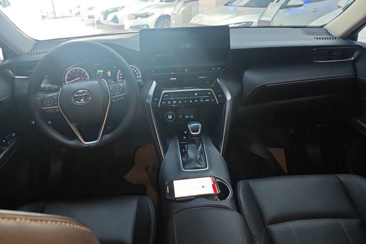 Used Toyota Harrier 2022 2.0L CVT Two-Wheel Drive Deluxe Edition