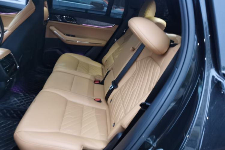 Used Lynk & Co 09 2021 2.0T Halo Seven-Seater Left Rear Seat