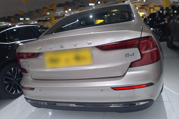 Used Volvo S60 2026 Model B4 Zhiyuan Luxury Edition
