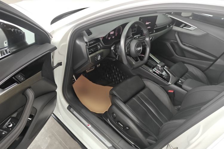 Used Audi A4L 2023 40 TFSI Luxury Dynamic Model
