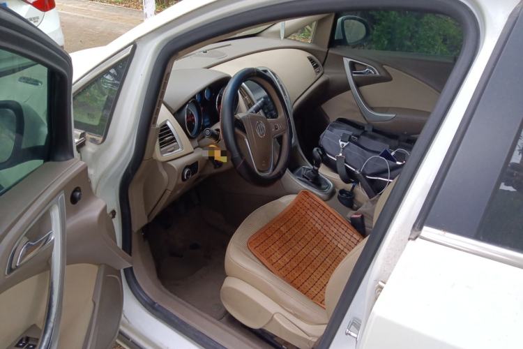 Used Buick GT 2013 GT 1.6L Manual Entry-Level Model Driver Seat