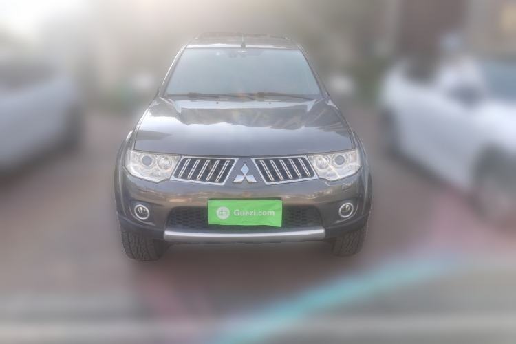 Used Mitsubishi Pajero Sport 2011 3.0L Sport Navigation Edition Front