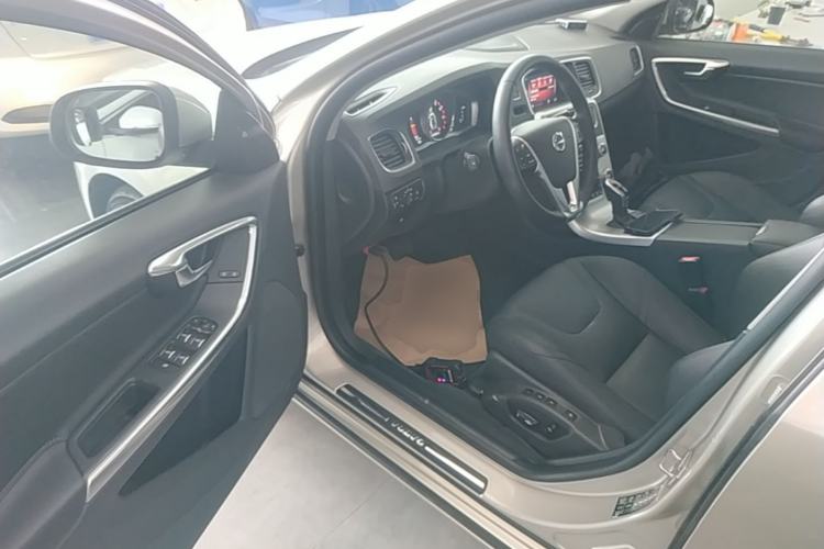 Used Volvo S60 2018 S60L T5 Intelligent Drive Progressive Edition
