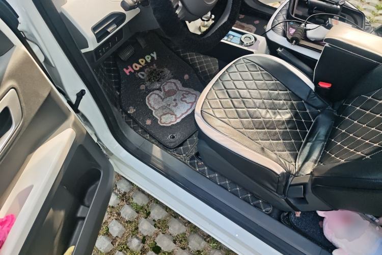 Used Geely Galaxy Panda 2023 Panda Mini 200km Endurance Bear Driver Seat