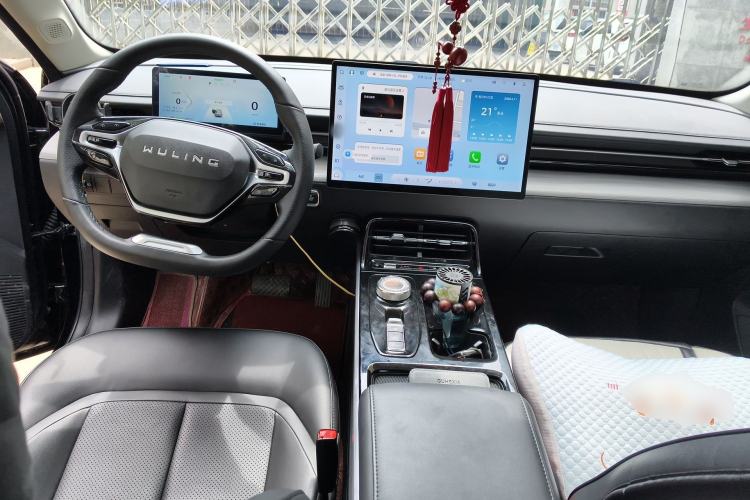 Used Wuling Xingguang 2024 Co-Creation Edition 510 Advanced Model Center Console