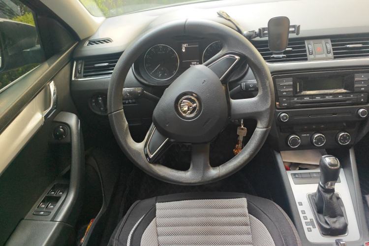Used Skoda Octavia 2016 1.6L Automatic Chuanxing Edition Steering Wheel