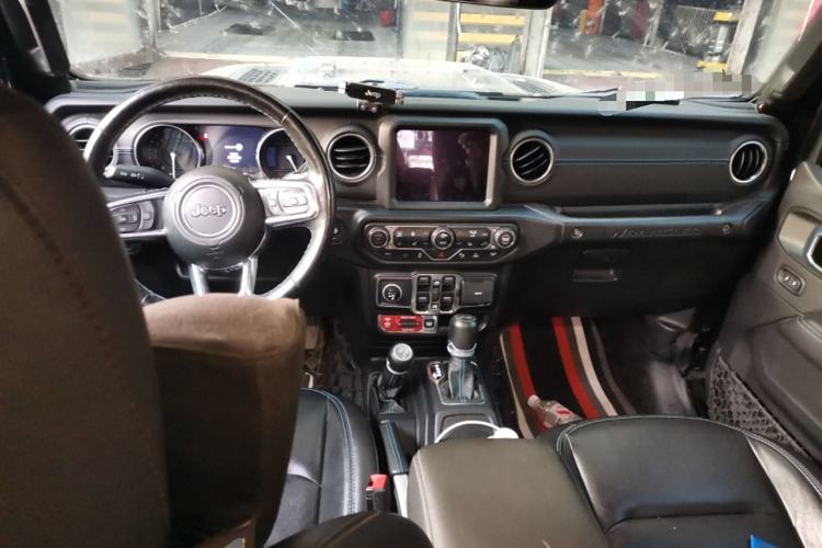 Used Jeep Wrangler New Energy 2021 Four-Door 2.0T 4xe Robin Hood Center Console