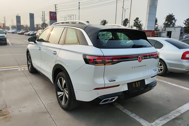 Used Volkswagen Tavendor 2024 380TSI All-Wheel Drive R-Line Cruise Edition