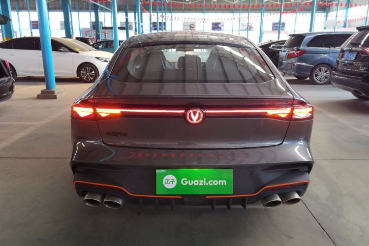 Used Changan UNI-V 2025 Model Third-Generation 2.0T Dynamic Edition