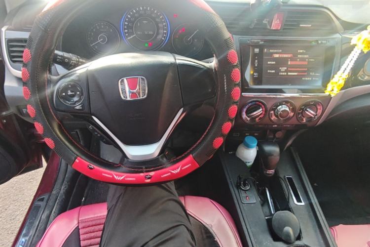 Used Honda Crider 2013 1.8L automatic luxury edition
