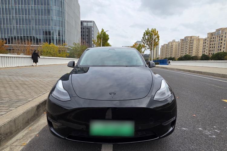 Used Tesla Model Y 2021 Long-Range All-Wheel-Drive Version 3D7
