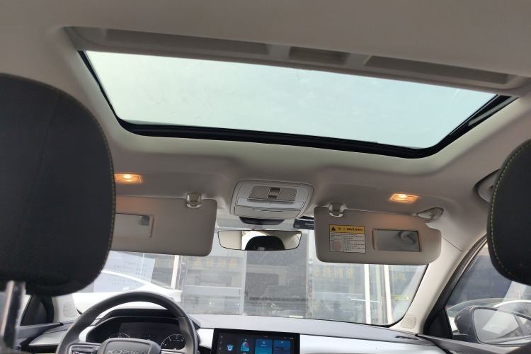 Used Roewe i5 2021 1.5L CVT Platinum Edition
