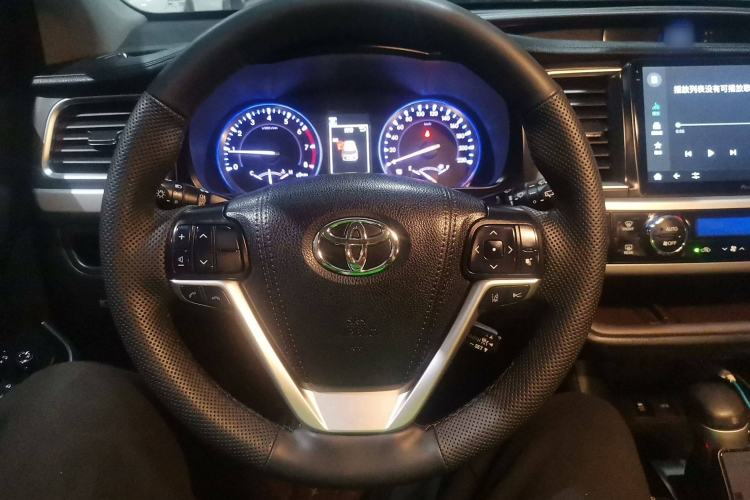 Used Toyota Highlander 2018 2.0T Four-Wheel Drive Luxury Edition 7 Seats China V Emission Standard
