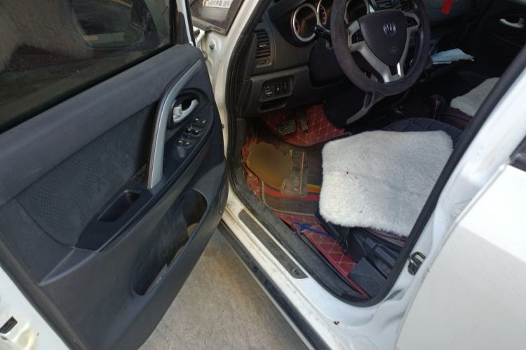 Used Changan CX20 2014 1.4L IMT Sunroof Navigation Version China IV Standard
