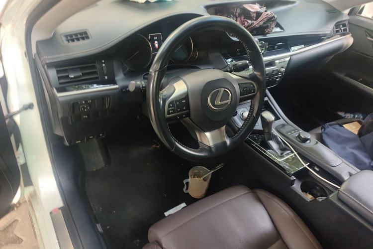 Used Lexus ES 2017 200 30th Anniversary Edition
