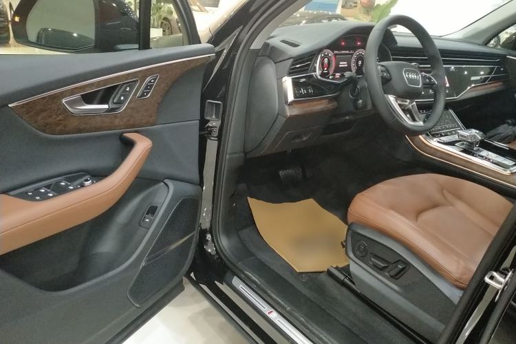 Used Audi Q7 2022 55 TFSI quattro S line Sport model